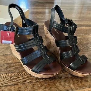 Mossimo wedge sandals size 11.